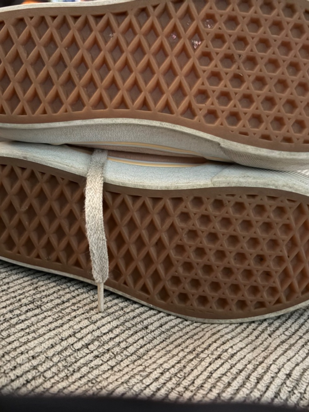 Vans - Picture 3 of 3